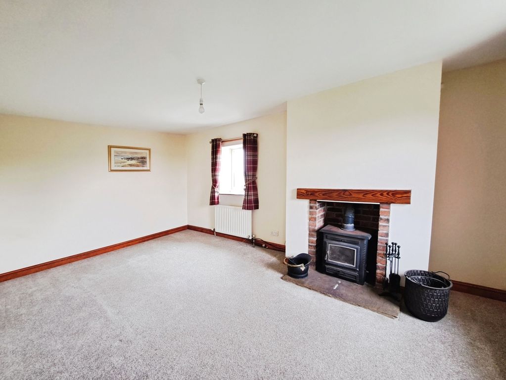 Property photo 3 of 17 Reception Roonm 1