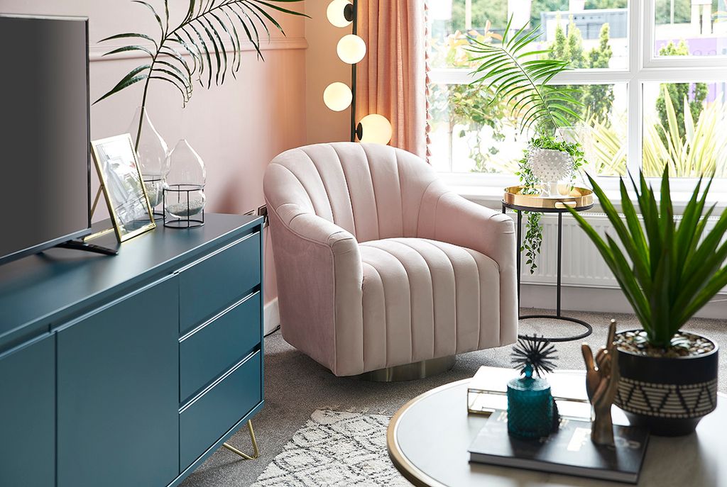 Property photo 2 of 7 Weaver Meadows