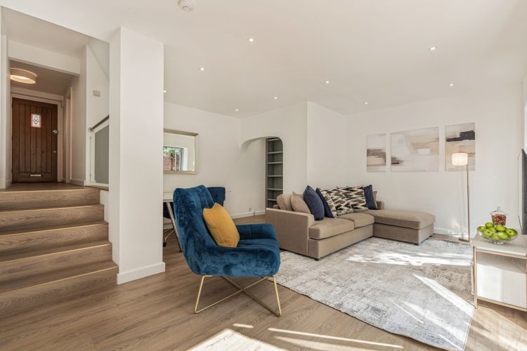 Property photo 3 of 9 301442
