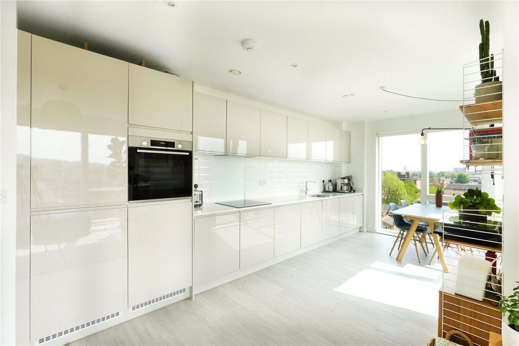 Property photo 2 of 13 Kitchen