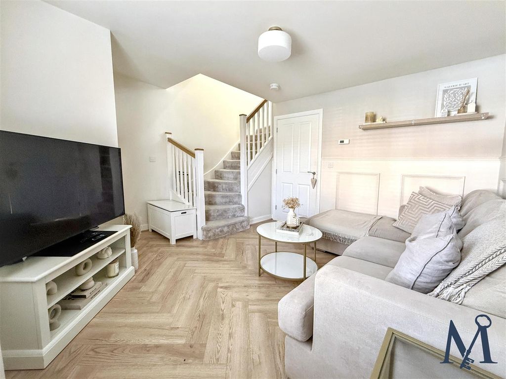 Property photo 2 of 20 Living Room