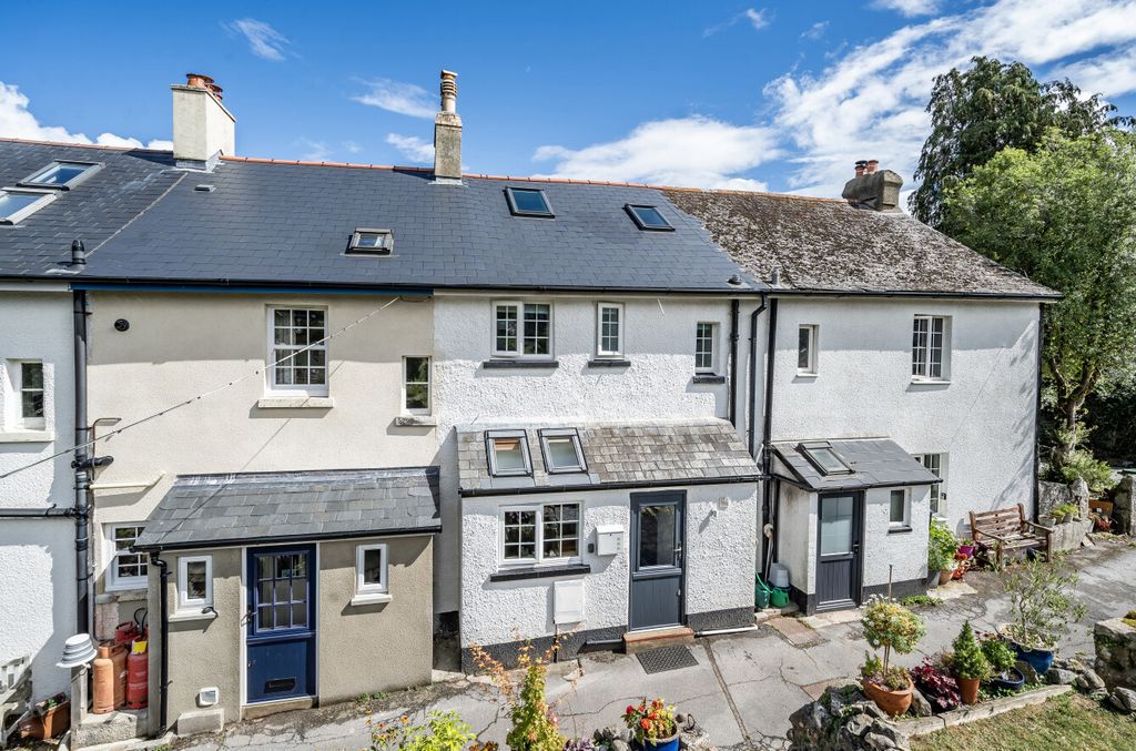 Property photo 1 of 17 Front Aspect