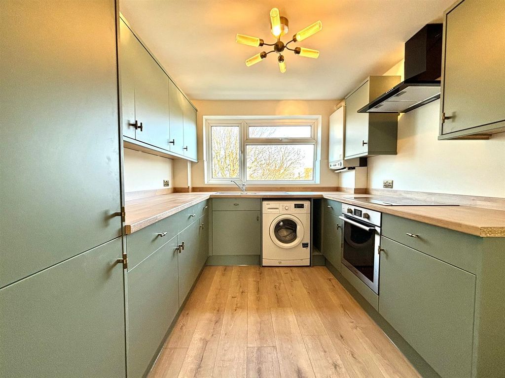 Property photo 3 of 6 Kitchen.Jpg