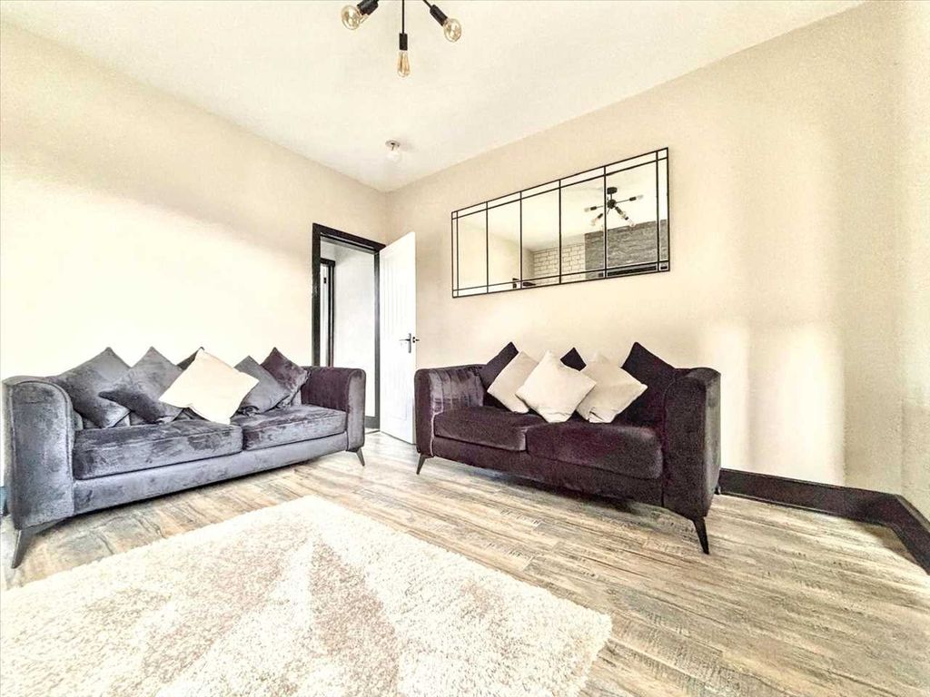 Property photo 3 of 26