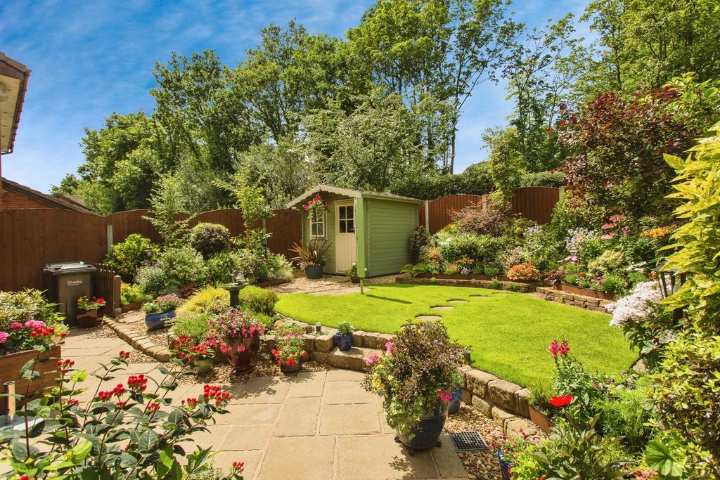 Property photo 2 of 17 Photo