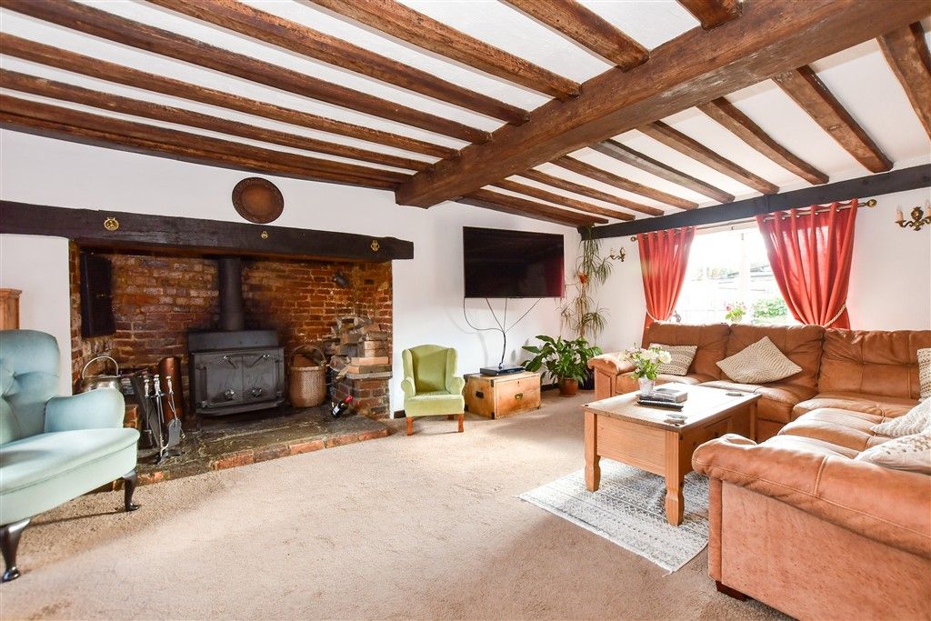 Property photo 1 of 16 Lounge