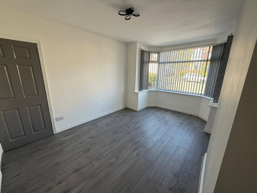 Property photo 2 of 15 Picture No. 11
