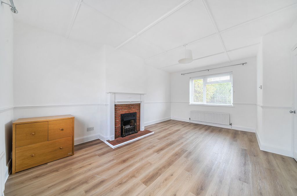 Property photo 3 of 16 1364564-6-68E8E00...