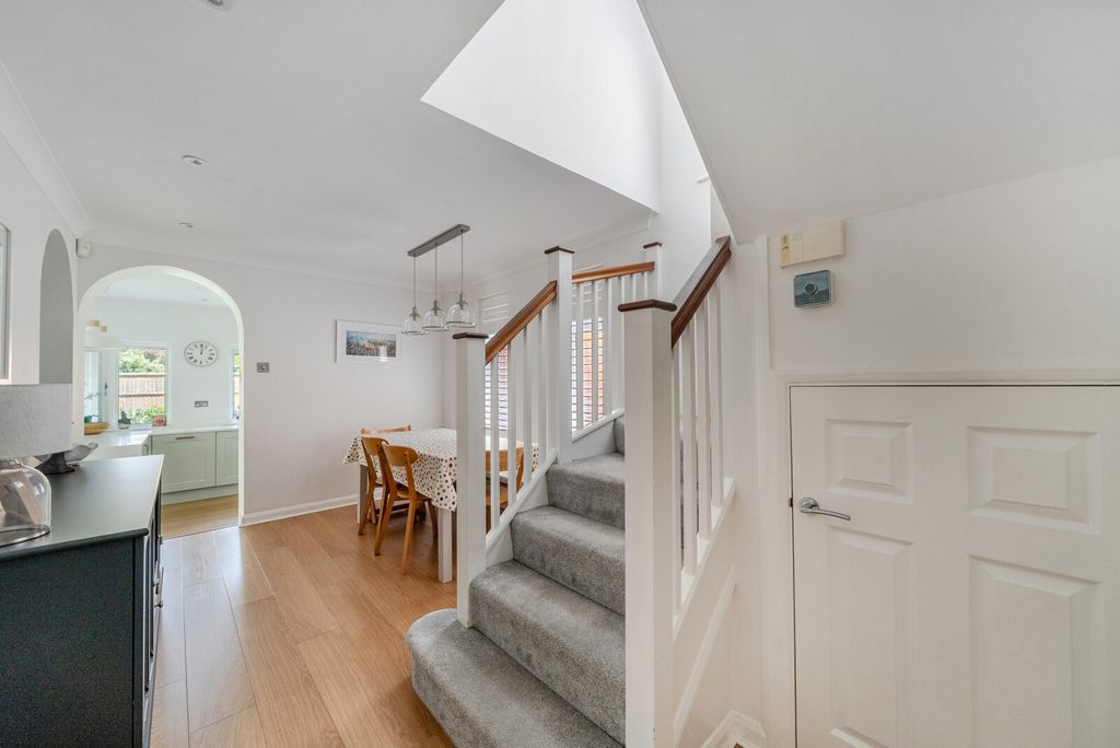 Property photo 3 of 20 1481257-8-6A3Bc30...