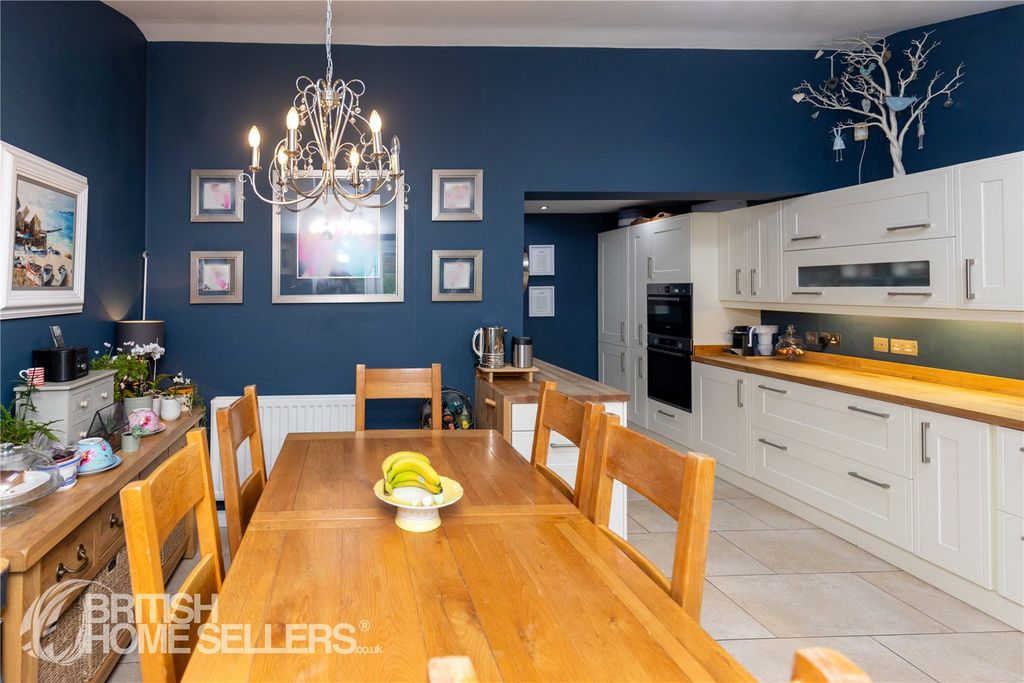 Property photo 3 of 24 Picture No. 05