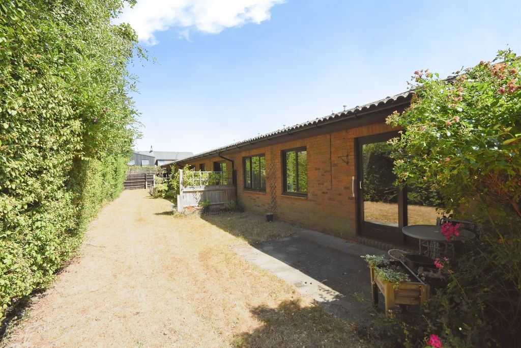 Property photo 2 of 17