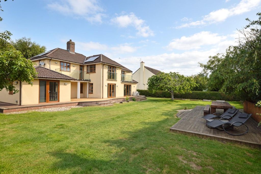 Property photo 2 of 47 Outside