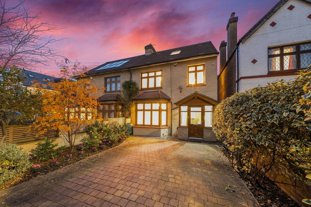 Property photo 2 of 30