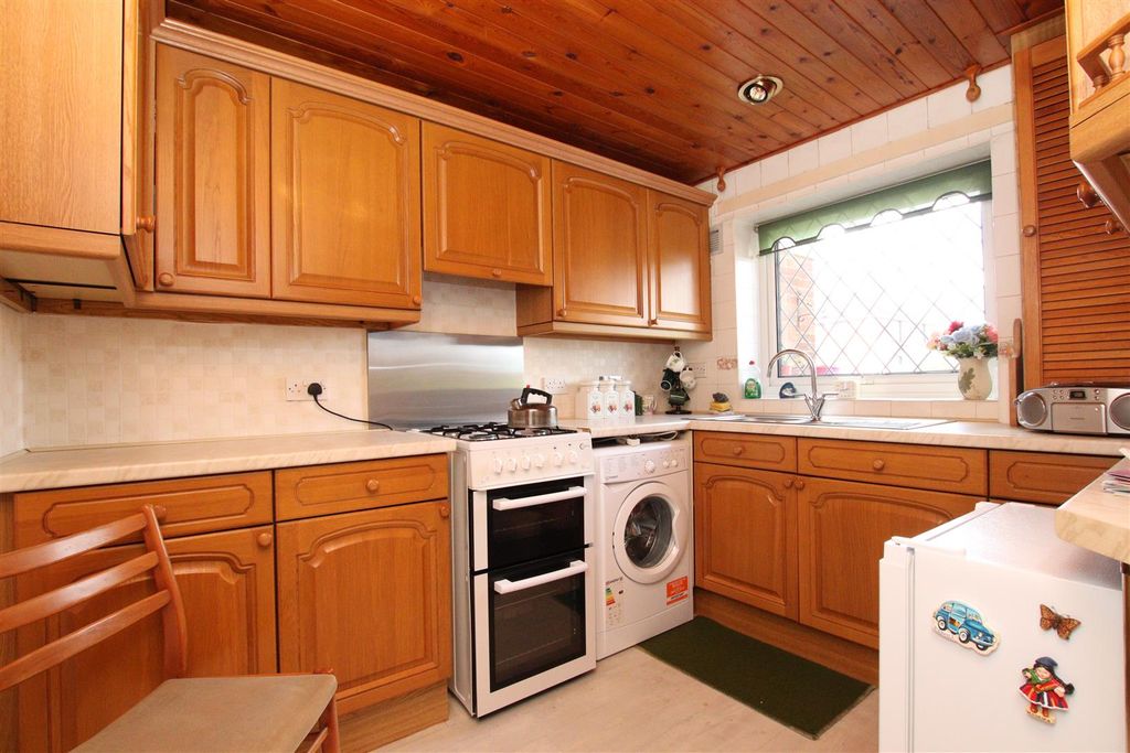 Property photo 3 of 6 Kitchen.Jpg