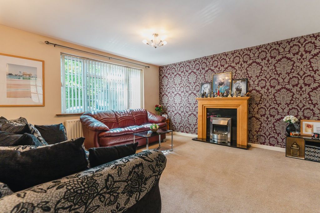 Property photo 2 of 26