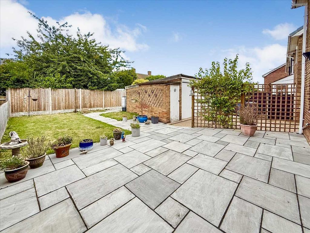 Property photo 2 of 24