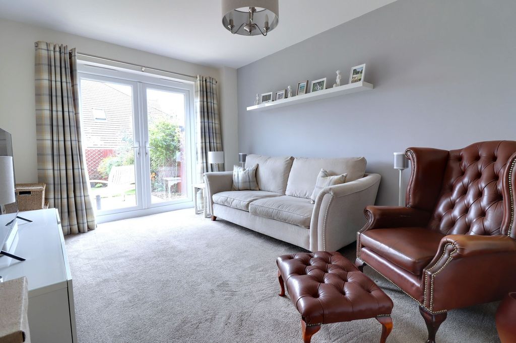 Property photo 3 of 20 Sitting Room