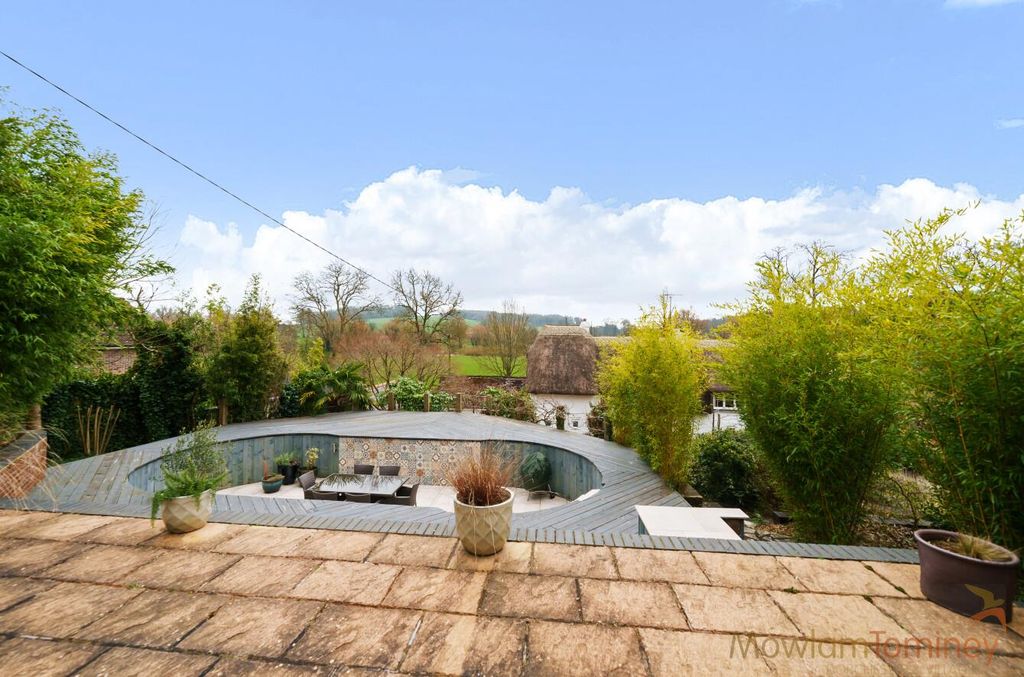 Property photo 1 of 29 Ed300E01-3B93-41B3-A8A0-3E949B9cd1Cf.Jpg