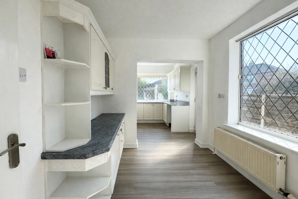 Property photo 3 of 14 Photo #3