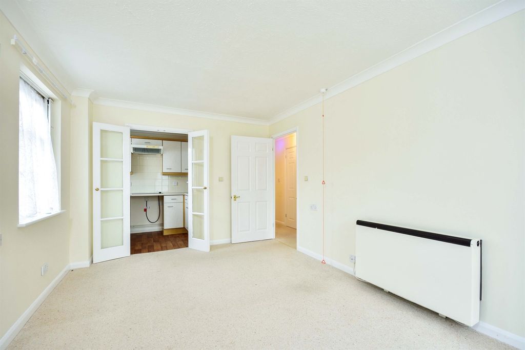 Property photo 3 of 11