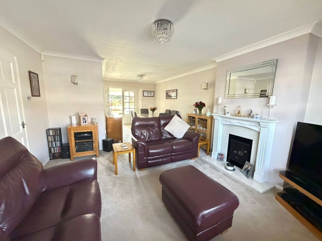 Property photo 2 of 23