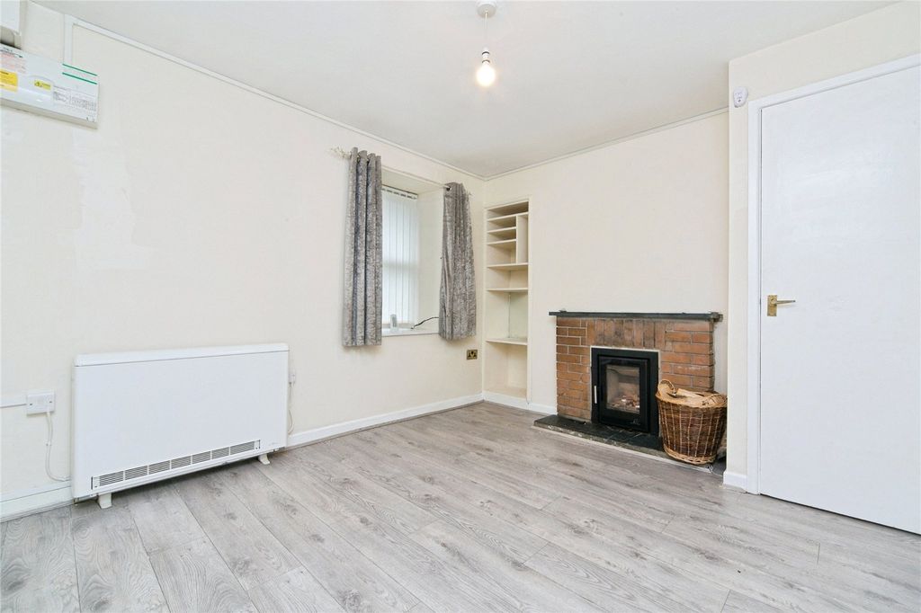 Property photo 3 of 11 Picture No. 25