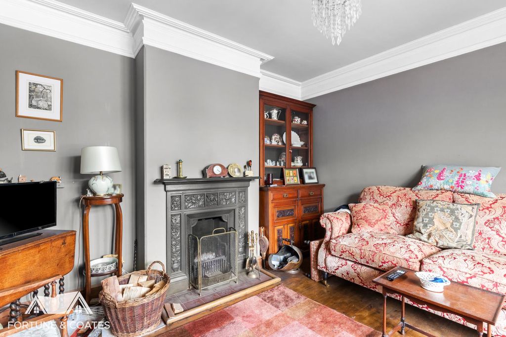 Property photo 2 of 27 Buryroad_11.Jpg