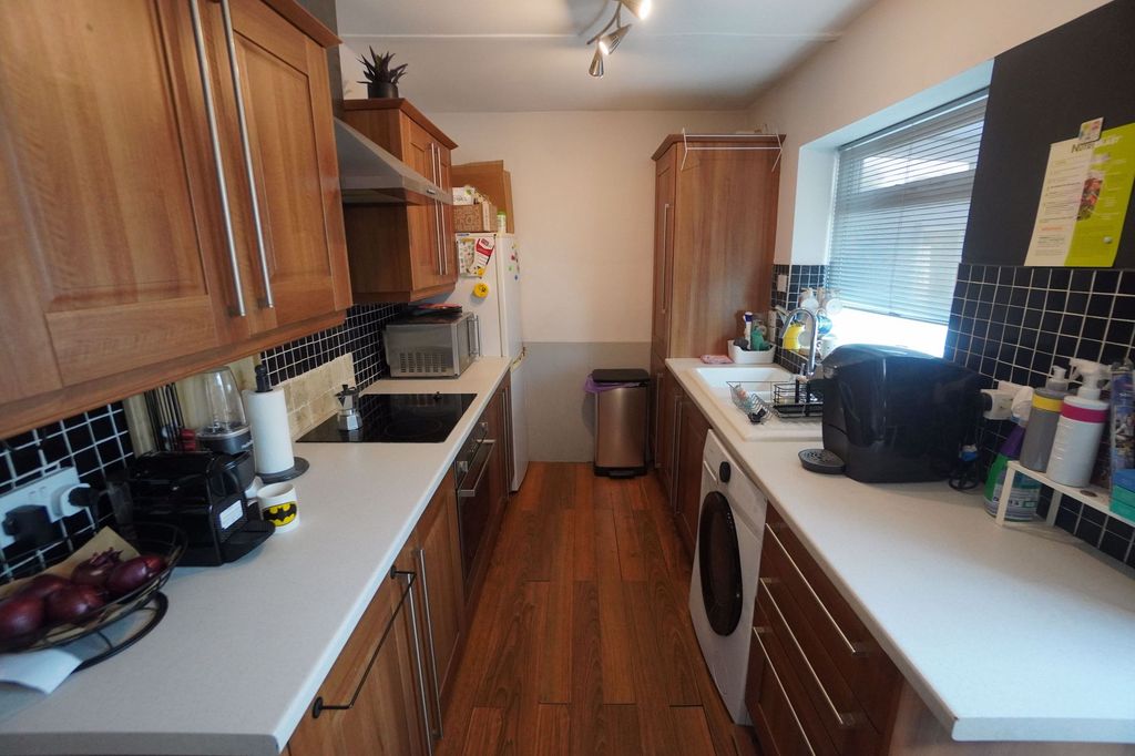 Property photo 2 of 14 Photo 8