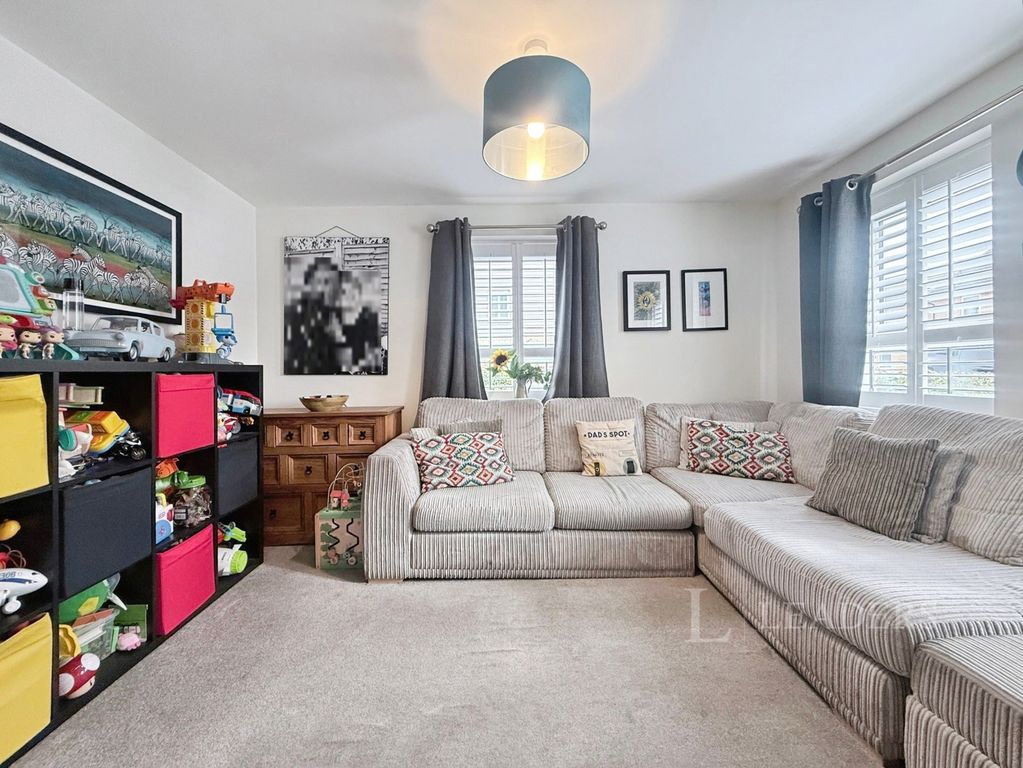 Property photo 3 of 17 Pbox-Img.Jpg