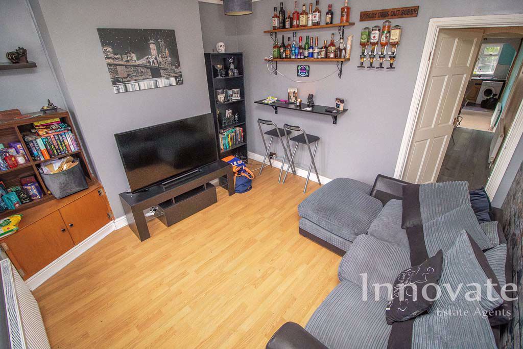 Property photo 2 of 9 Photo 1