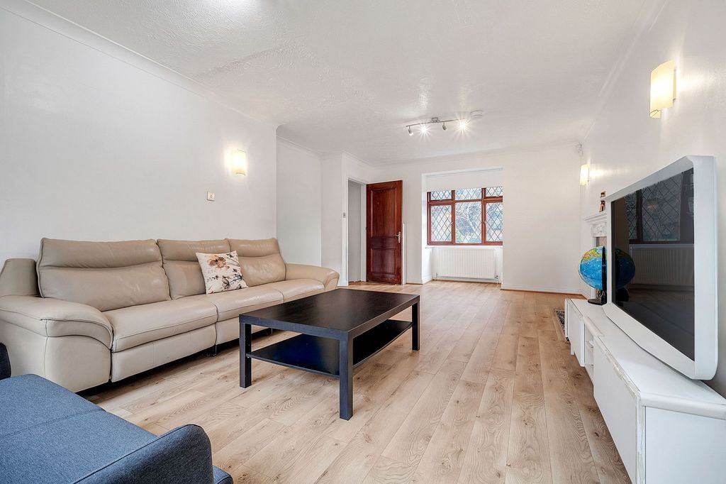 Property photo 2 of 12