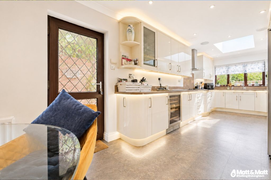 Property photo 3 of 16 5054657