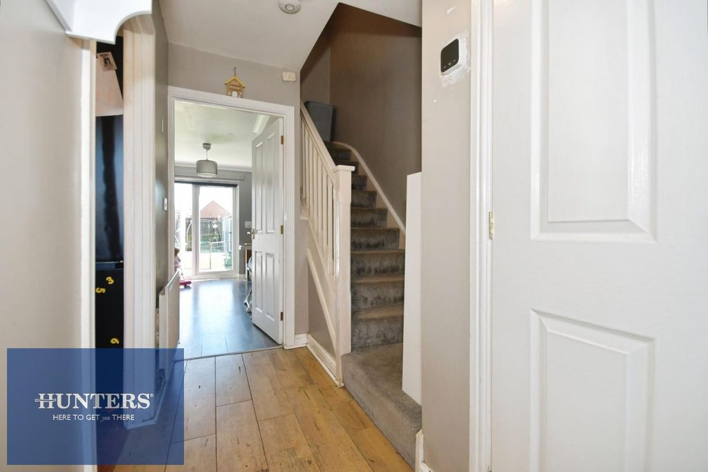 Property photo 2 of 13 Hall (2).Jpg