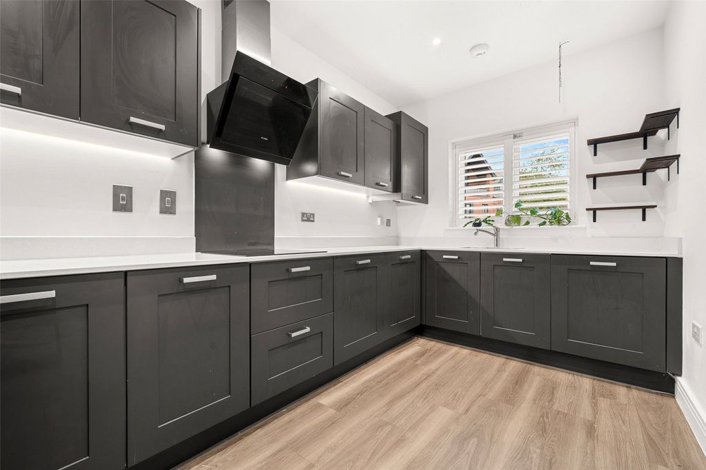 Property photo 3 of 16 Picture No. 06