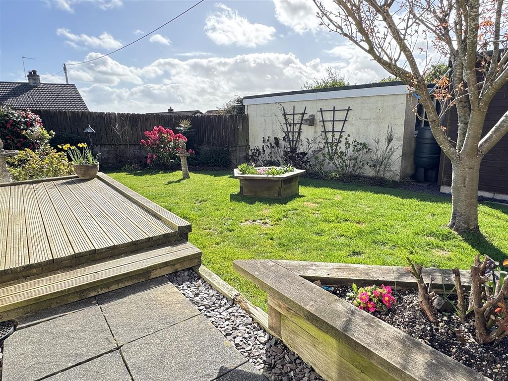 Property photo 2 of 25