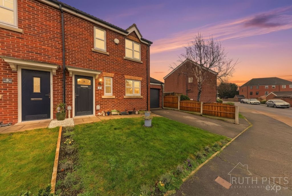 Property photo 3 of 27