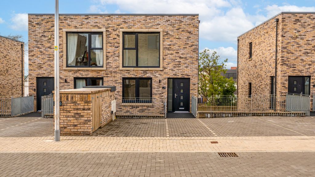 Property photo 1 of 21