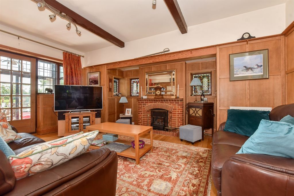 Property photo 3 of 15 Sitting Room
