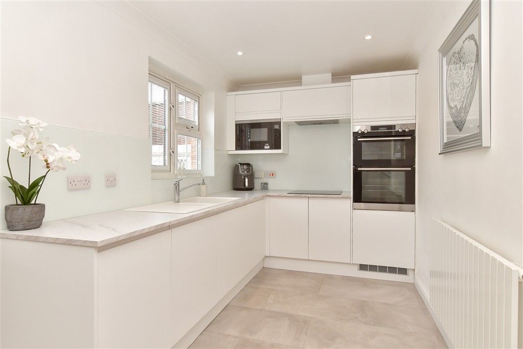 Property photo 3 of 16 Kitchen/Diner