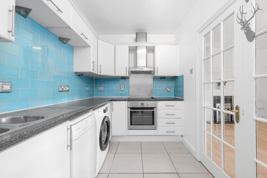 Property photo 3 of 16