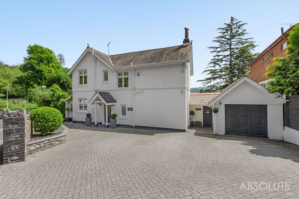 Property photo 2 of 36