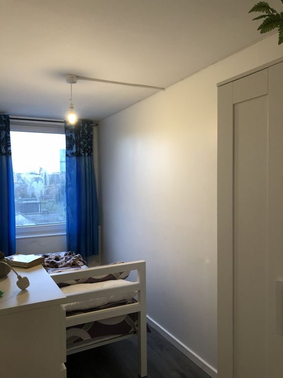 Property photo 2 of 9 Room 1- £780 Available Now