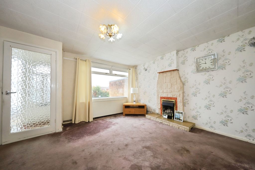 Property photo 3 of 17 Photo