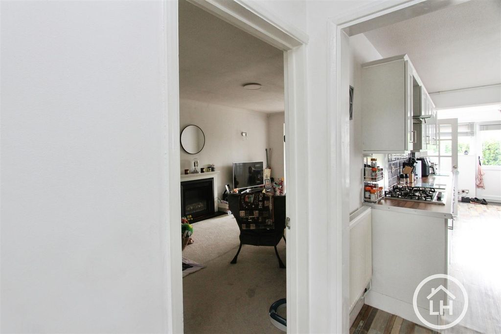 Property photo 3 of 14 Hallway View
