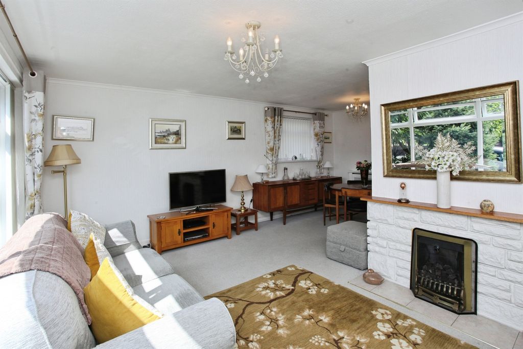 Property photo 3 of 25