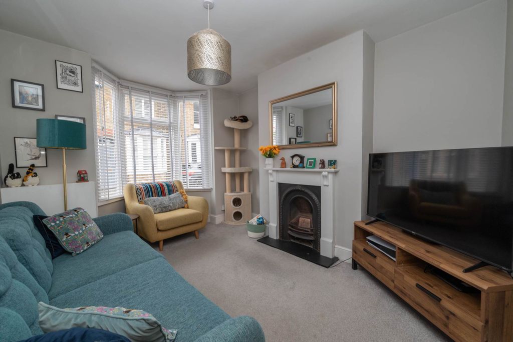 Property photo 2 of 16
