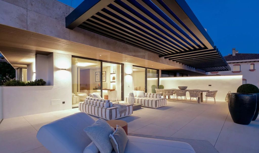 Property photo 2 of 59