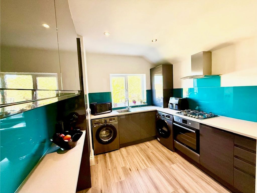 Property photo 3 of 5 Kitchen