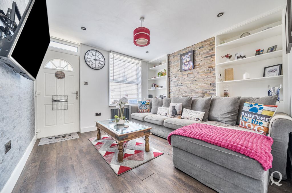 Property photo 2 of 23 867F171c-02d4-422...