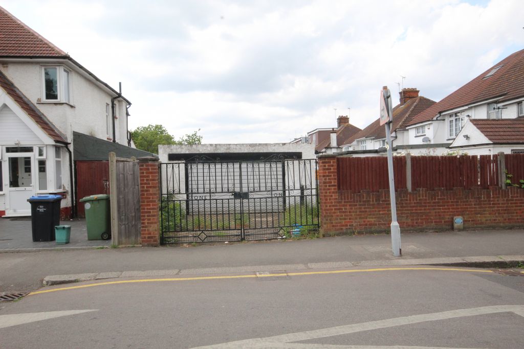 Property photo 1 of 1 Stapleford Road, Wembley Ha0